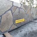Stonelement-Slate liuskekivimuuri. Pronssi / kupari liuskekiviverhous. Sauma tummanharmaa. Huvila ja Huussi 2026